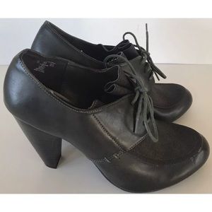 Attention short ankle boots lace up grey size 10